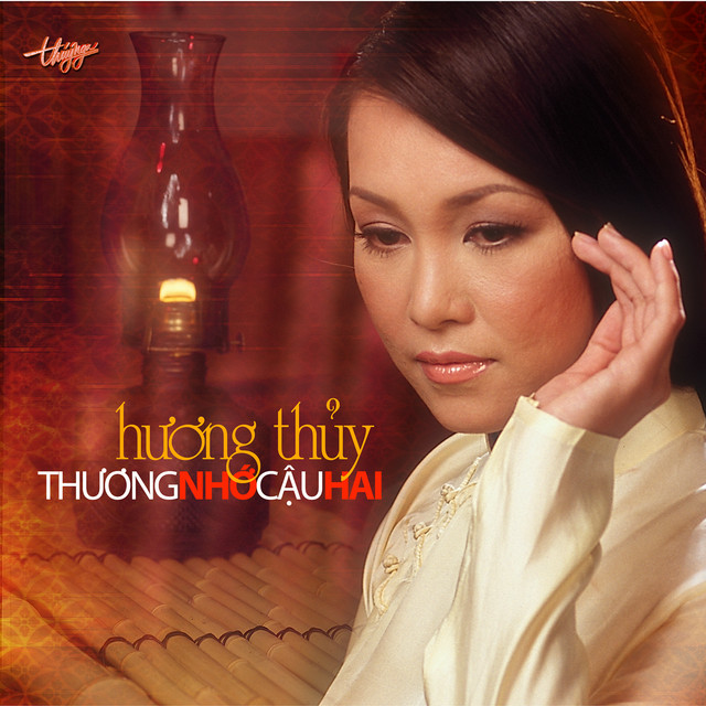 ca-si-huong-thuy-la-ai-va-ca-si-huong-thuy-giau-co-co-nao